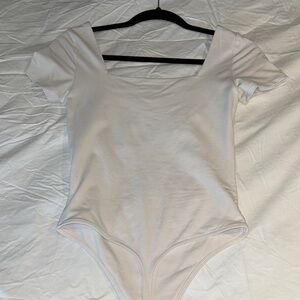 Babaton White Square Neck Short Sleeve Bodysuit
